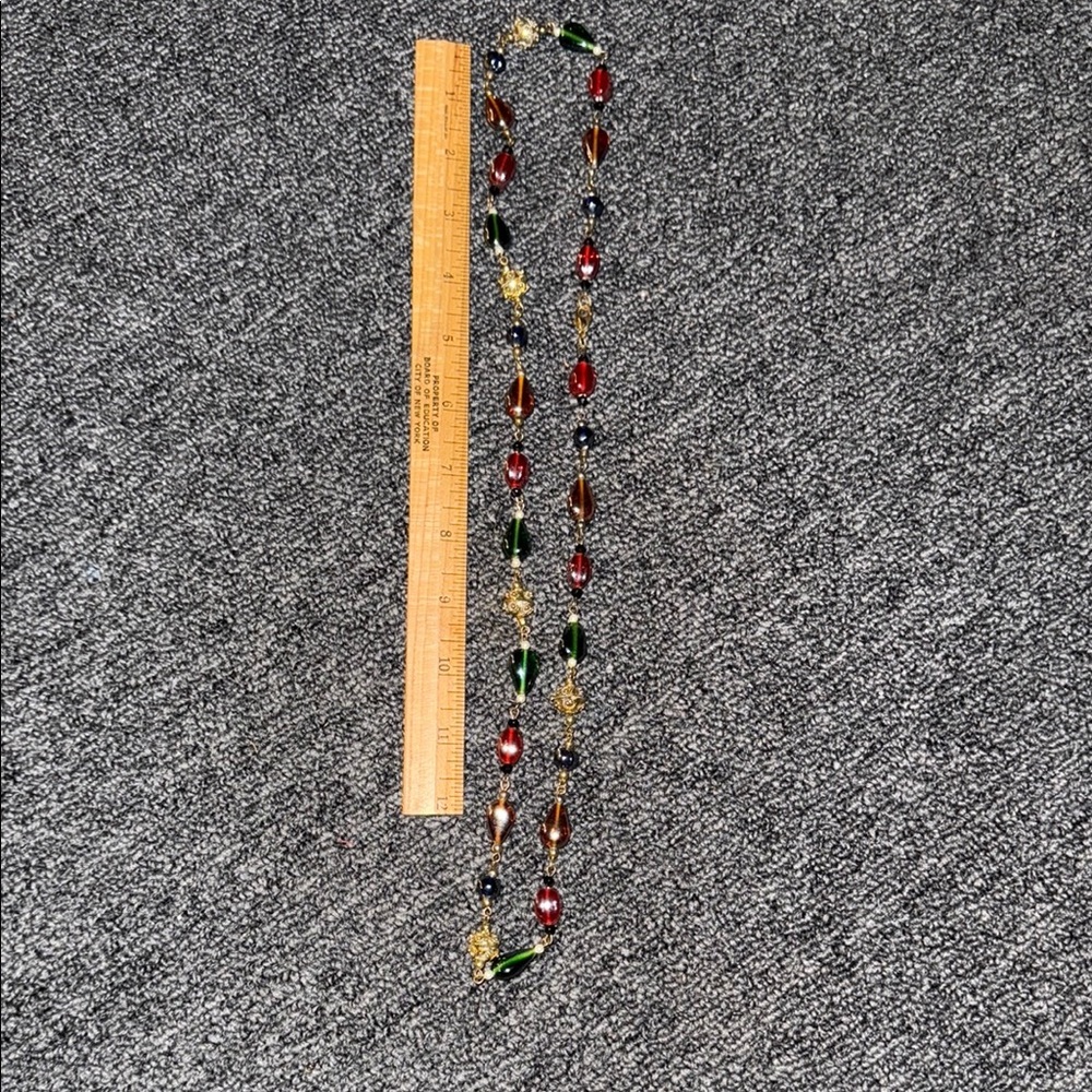 Elegant Multicolor Beaded Necklace - Picture 4 of 4